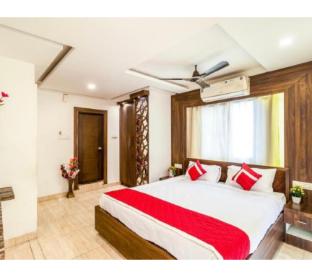 hotel aura residency
