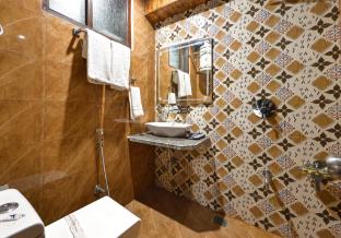 triangle retreat royal habib residency