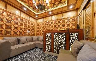 Triangle Retreat - Royal Habib Residency ,,5 star