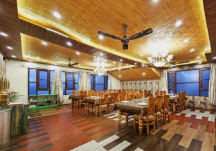 triangle retreat royal habib residency
