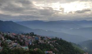 himalayan paradise grand retreat and dining