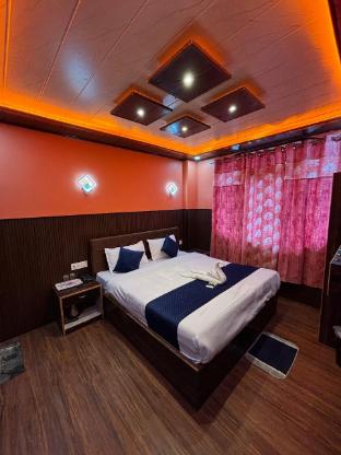 himalayan paradise grand retreat and dining