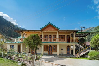 Forest Rest House Barot,,2 star