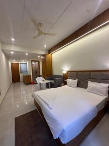 hotel rishikesh paradise peace calm comfort