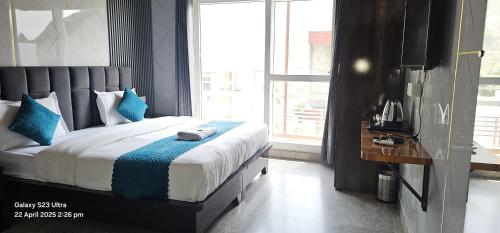 Hotel Dev,,2 star