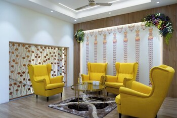Dwarka Palace,,2 star