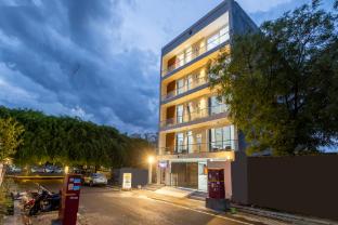yashobhoomi suites near yashobhoomi convention centre