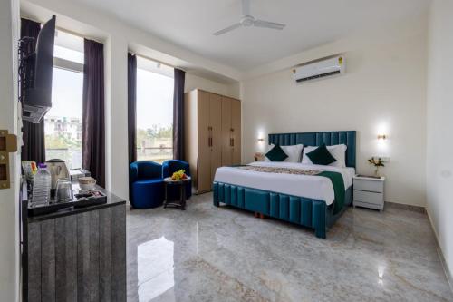yashobhoomi suites near yashobhoomi convention centre