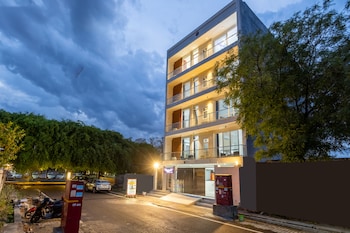 yashobhoomi suites near yashobhoomi convention centre