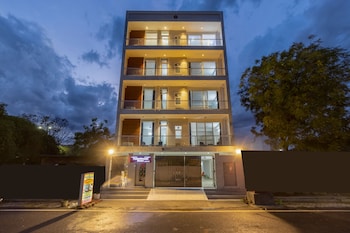 yashobhoomi suites near yashobhoomi convention centre