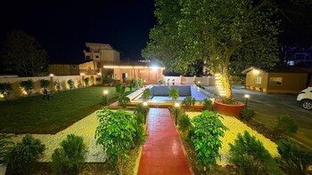 devora resort