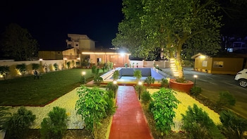 devora resort
