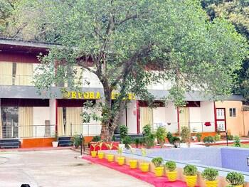 devora resort