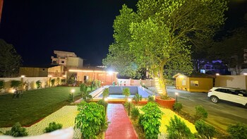 devora resort