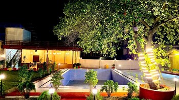 devora resort