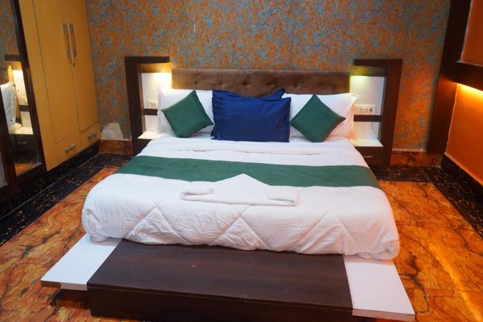 hotel konaaz inn