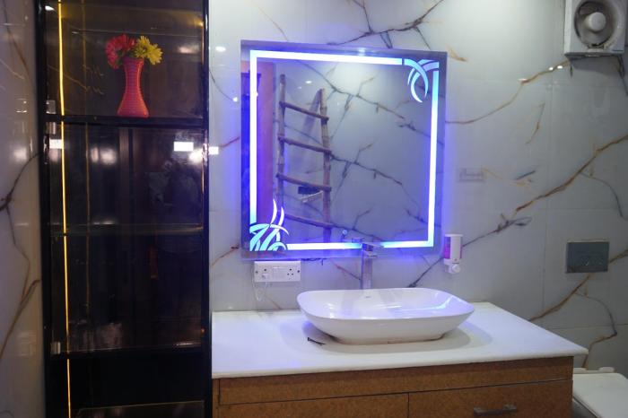 hotel konaaz inn