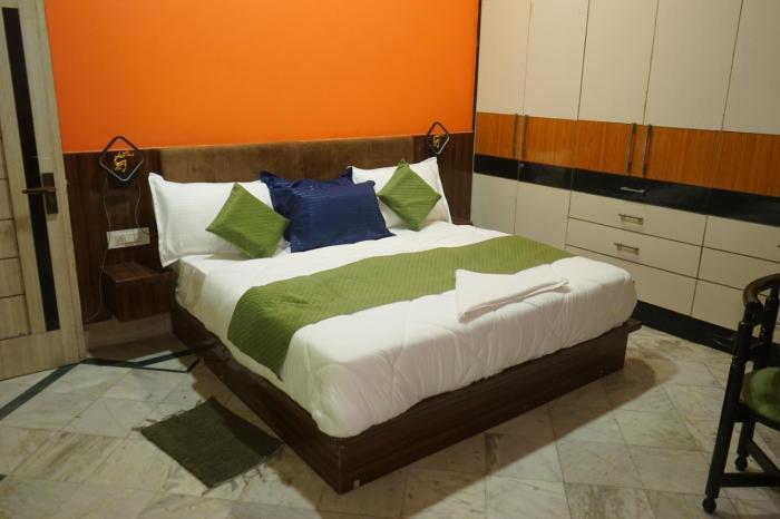 hotel konaaz inn