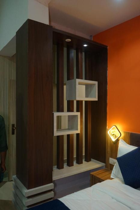 hotel konaaz inn