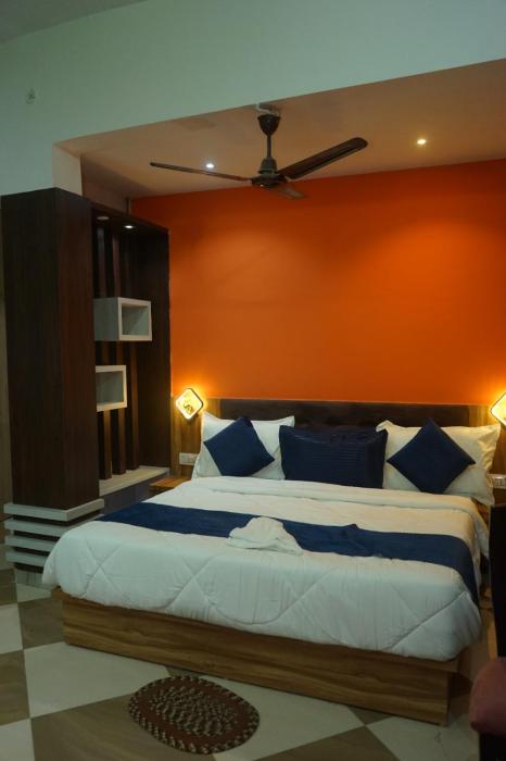 hotel konaaz inn
