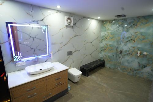 hotel konaaz inn