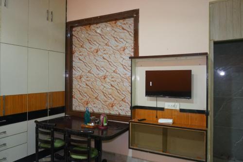 hotel konaaz inn