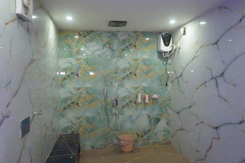 hotel konaaz inn
