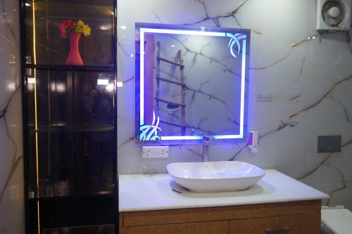 hotel konaaz inn