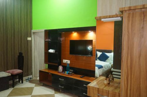 hotel konaaz inn