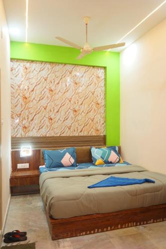 hotel konaaz inn