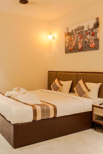 The Hue House,,2 star