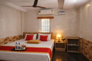 Shanmikha Residency,,5 star