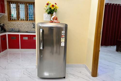 sri apartment 2bhk service apartment pondicherry