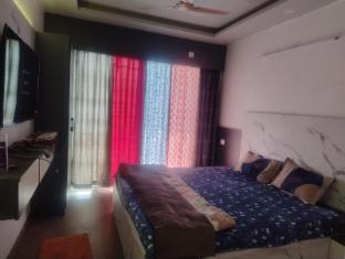Drive Inn Luxury Studio's,,5 star