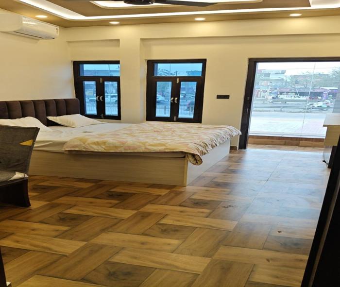 hotel hariom paradise