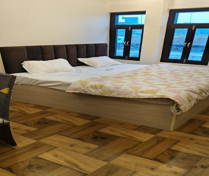 hotel hariom paradise