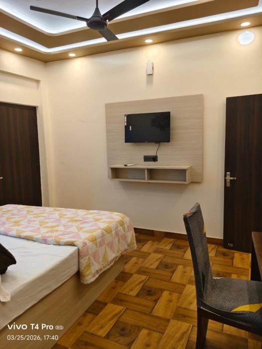 hotel hariom paradise