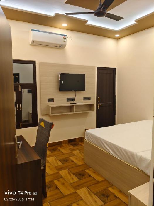 hotel hariom paradise