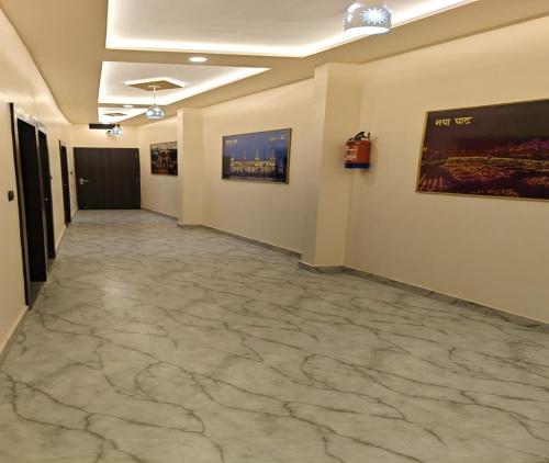 hotel hariom paradise