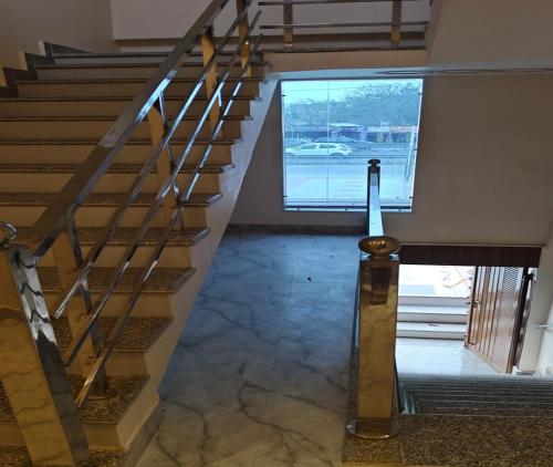 hotel hariom paradise