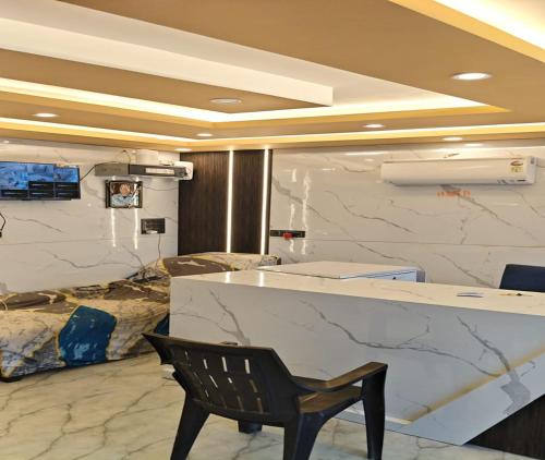 hotel hariom paradise