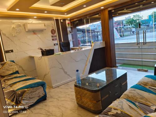 hotel hariom paradise