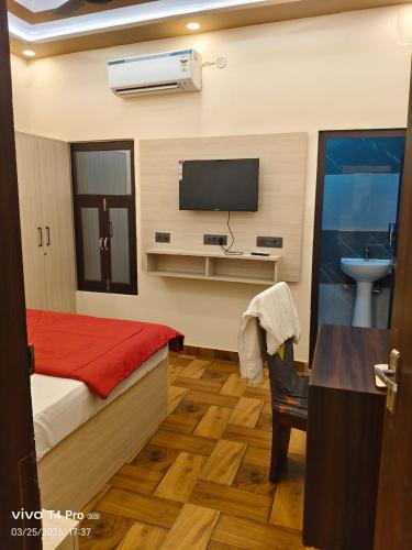 hotel hariom paradise