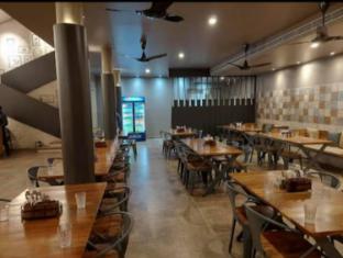 Up 22 Veg Dhaba Rampur Uttar Pradesh,,5 star