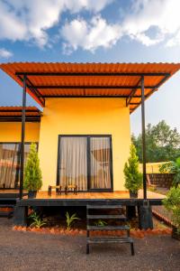 aavaas farm hostel