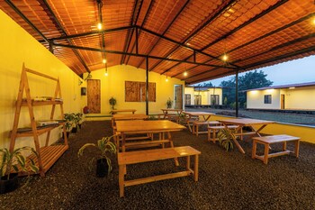 aavaas farm hostel