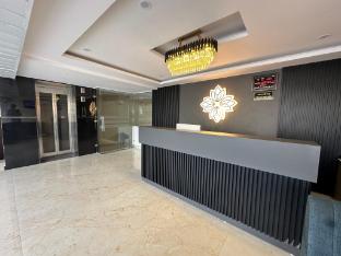 Hotel Blooming Inn @10Min From Jollygrant Airport,,4 star