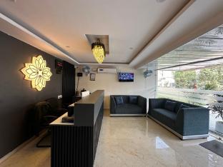 hotel blooming inn 10min from jollygrant airport