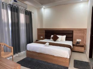 hotel blooming inn 10min from jollygrant airport