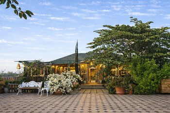 Sierra Vista Resort,,3 star